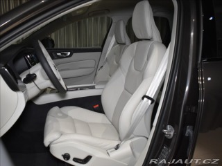 Volvo XC60 2,0 B5 AWD Plus Dark 2024