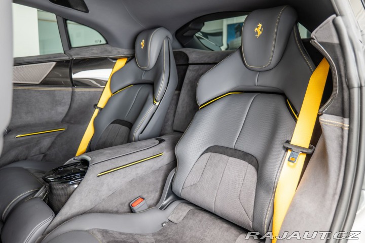 Ferrari Purosangue  1800