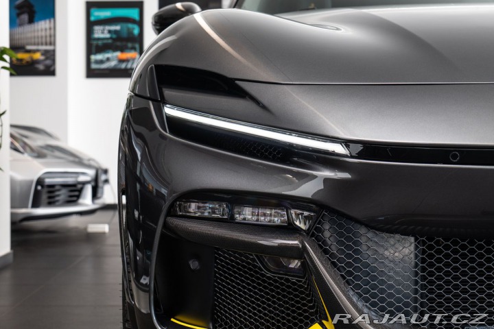 Ferrari Purosangue  1800