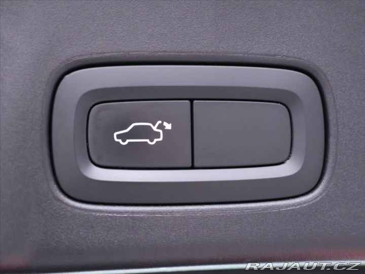 Volvo V90 2,0 D4 140kW Aut. Momentu 2017