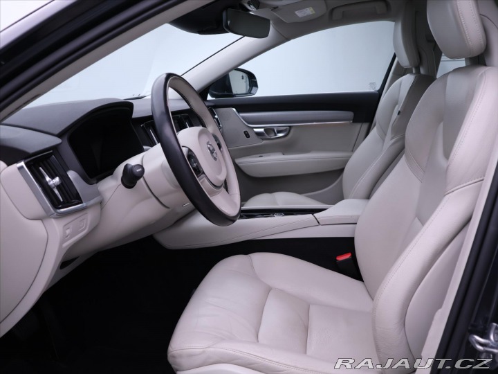 Volvo V90 2,0 D4 140kW Aut. Momentu 2017