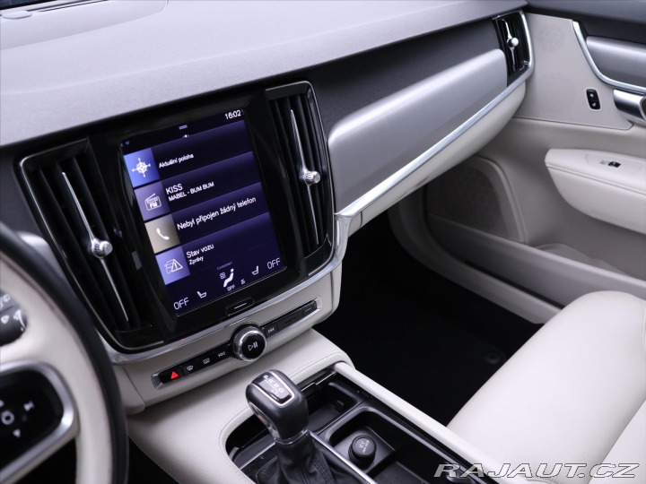 Volvo V90 2,0 D4 140kW Aut. Momentu 2017