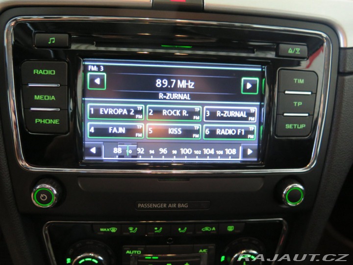 Škoda Superb 2.0TDI,klima,výhřev,parka 2014