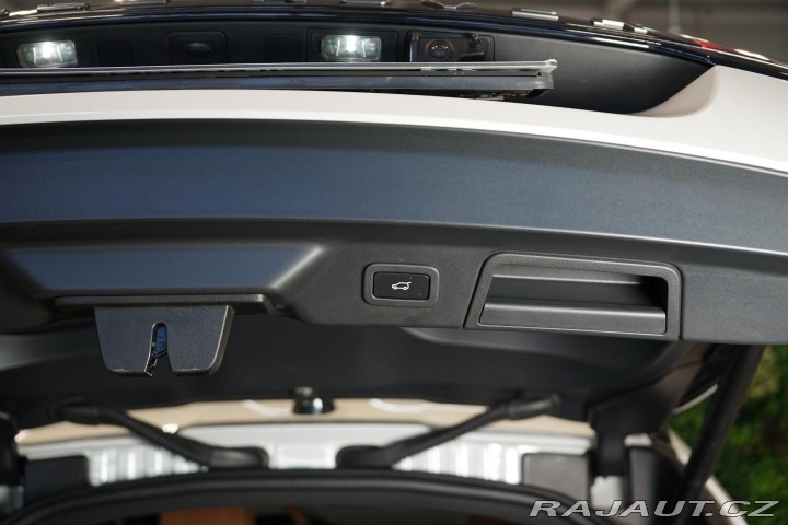 Land Rover Range Rover Velar D300 R-Dynamic HSE Vzduch 2020