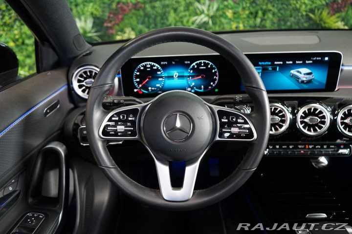 Mercedes-Benz A 180 LED MBUX Navi Kamera 2019