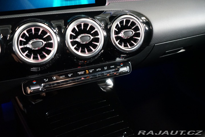 Mercedes-Benz A 180 LED MBUX Navi Kamera 2019
