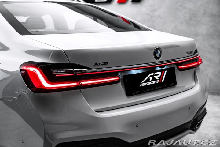 BMW 7 4.4 750i xDrive AT 1800
