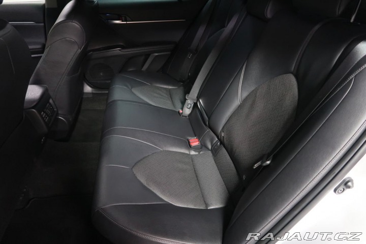 Toyota Camry 2.5Hybrid,CZ,1Maj,Executi 2024