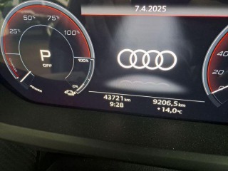 Audi RS e-tron GT poškozený 2022