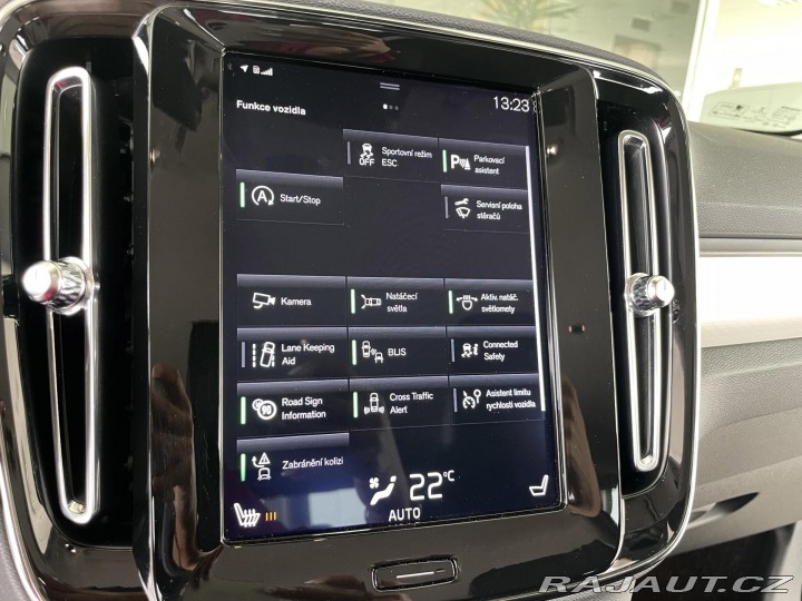 Volvo XC40 D4*AWD*140kW*LED*Nav*Kame 2020