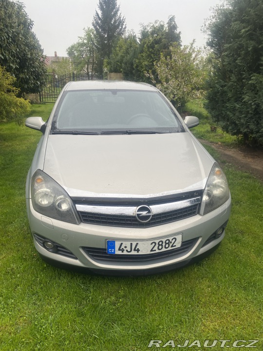 Opel Astra GTC 2005