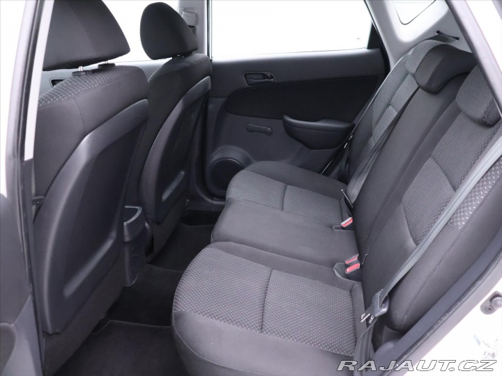 Hyundai i30 1,6 CRDi 66kW Trikolor Pl 2012