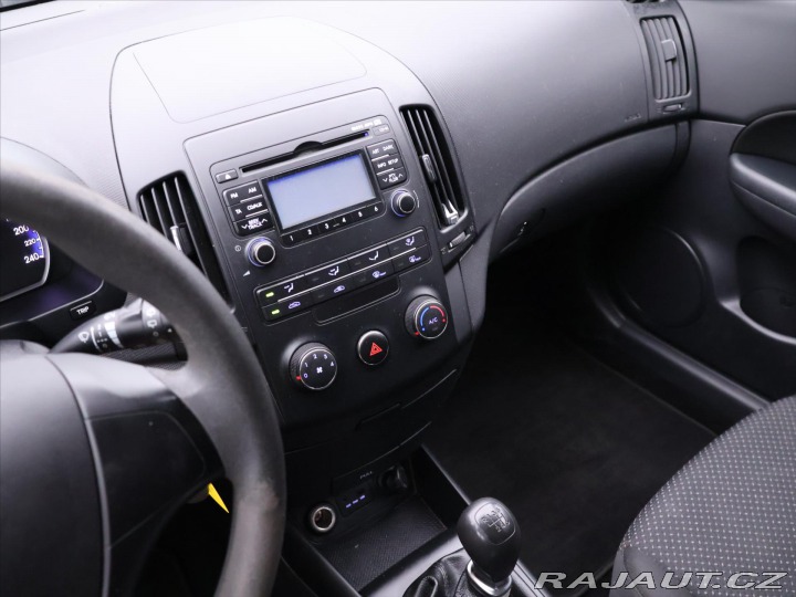 Hyundai i30 1,6 CRDi 66kW Trikolor Pl 2012