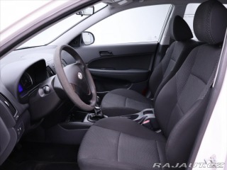 Hyundai i30 1,6 CRDi 66kW Trikolor Pl 2012