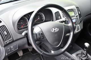 Hyundai i30 CW 1.4i 2xKOLA 2010