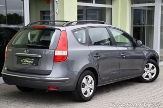 Hyundai i30 CW 1.4i 2xKOLA 2010