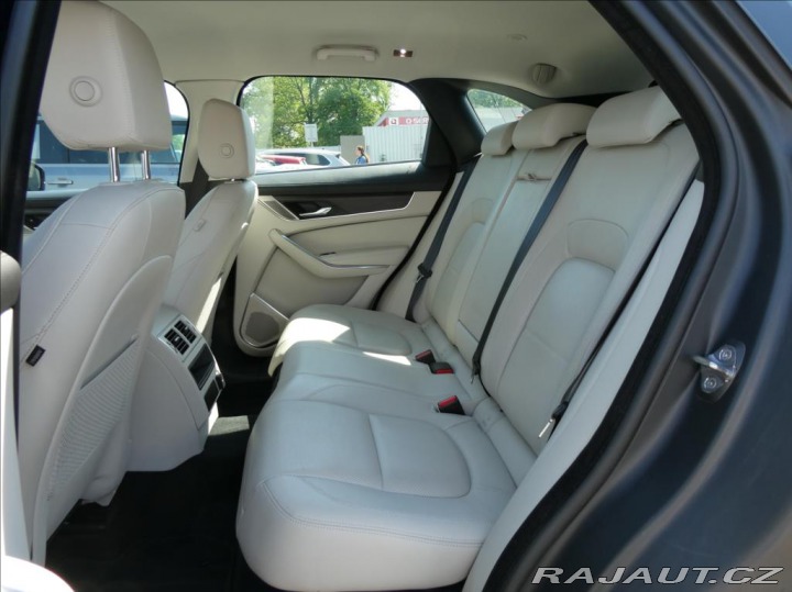 Jaguar F-Pace 2,0 D200 S 1Maj, ČR, tažn 2021