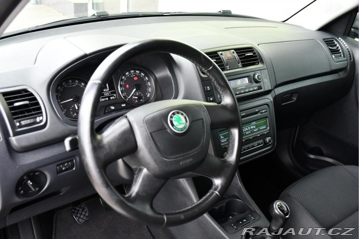 Škoda Fabia 1.6TDi VYHŘ.SED. AUT. A/C 2011