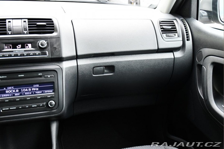 Škoda Fabia 1.6TDi VYHŘ.SED. AUT. A/C 2011