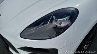 Porsche Macan  2021