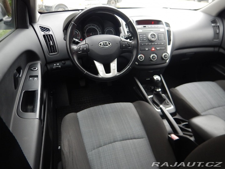 Kia Ceed 1.4 16V, ČR, KLIMA 2012