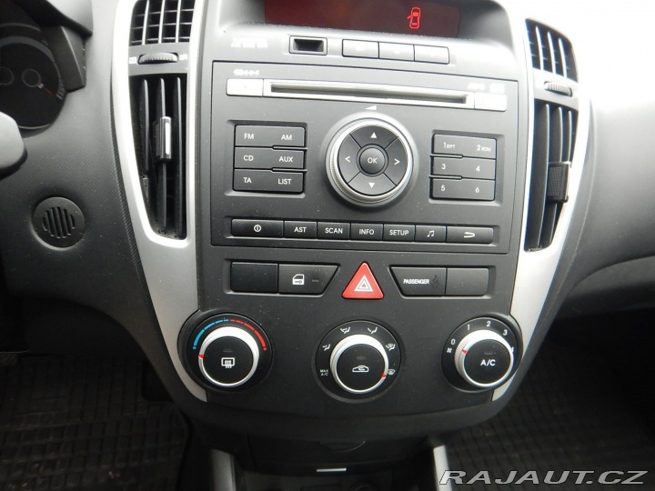 Kia Ceed 1.4 16V, ČR, KLIMA 2012