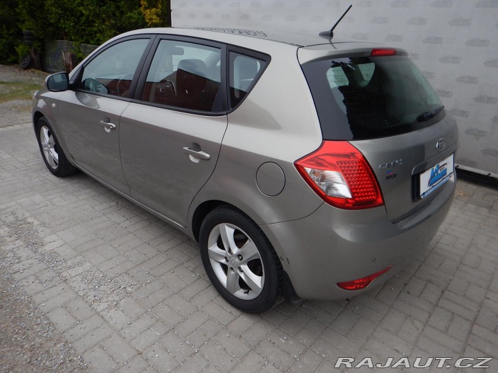 Kia Ceed 1.4 16V, ČR, KLIMA 2012