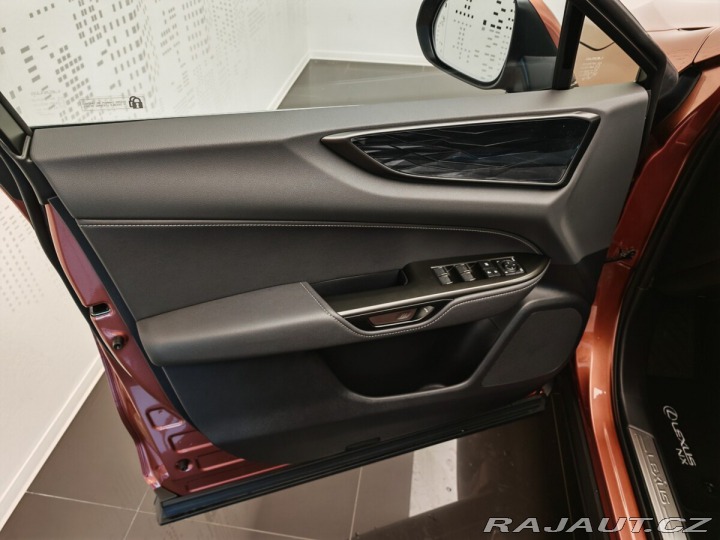 Lexus Ostatní modely NX 450h plus 450h+ Plug-in Hybrid EXEC 2024