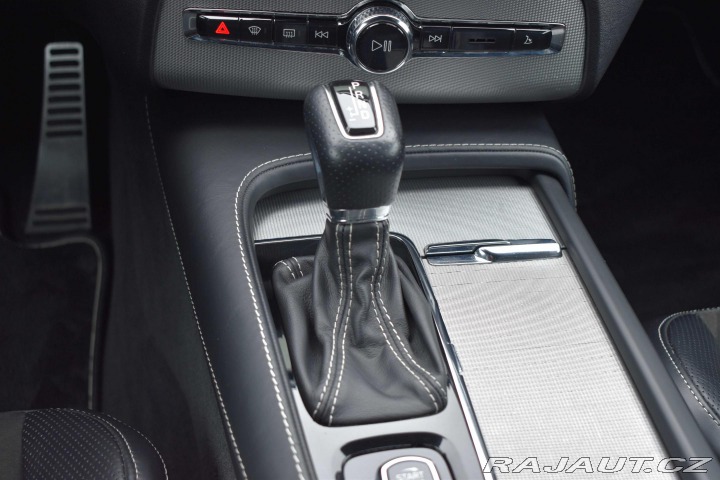 Volvo XC90 D5 R-DESIGN*REZERVACE* 2018