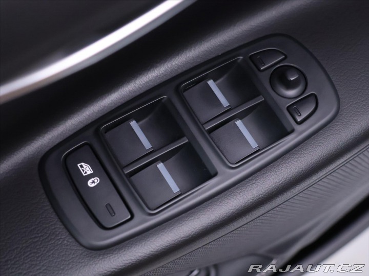 Jaguar XE 3,0 i 280kW LED. Panorama 2018