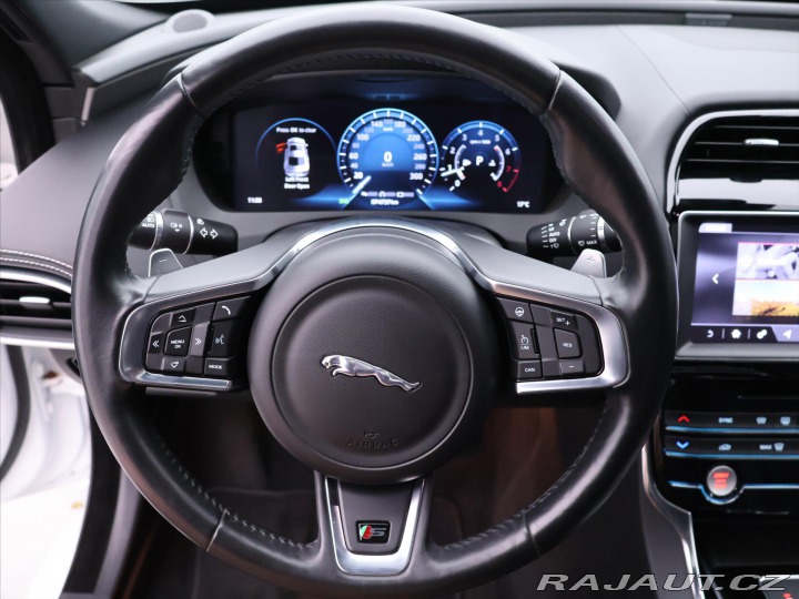 Jaguar XE 3,0 i 280kW LED. Panorama 2018