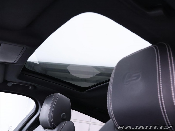 Jaguar XE 3,0 i 280kW LED. Panorama 2018