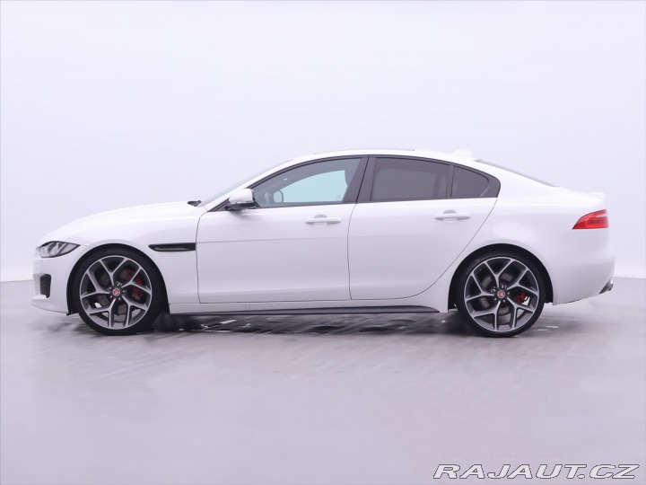 Jaguar XE 3,0 i 280kW LED. Panorama 2018