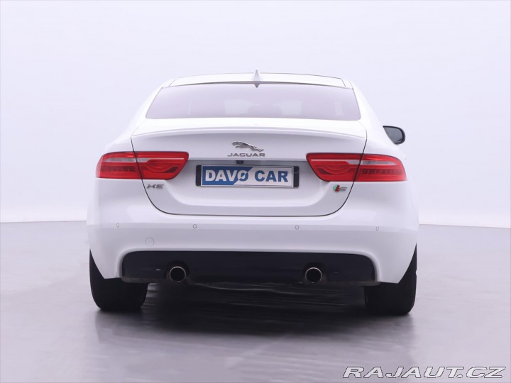 Jaguar XE 3,0 i 280kW LED. Panorama 2018