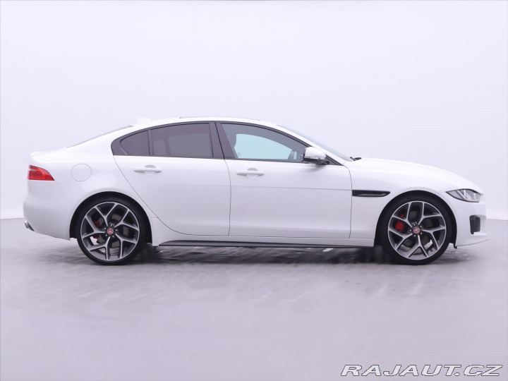 Jaguar XE 3,0 i 280kW LED. Panorama 2018