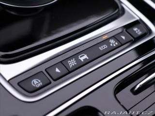 Jaguar XE 3,0 i 280kW LED. Panorama 2018