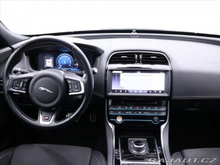 Jaguar XE 3,0 i 280kW LED. Panorama 2018