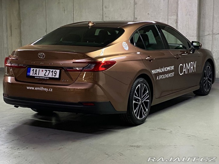 Toyota Camry 2.5 Hybrid Executive 2025