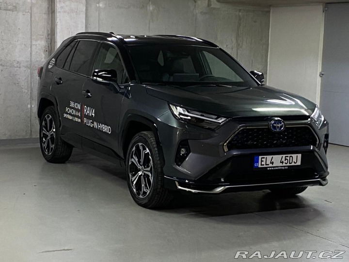 Toyota RAV4 SELECTION 2.5 Plug -in H 2025