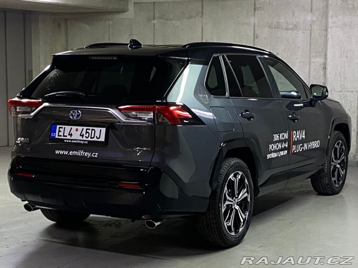 Toyota RAV4 SELECTION 2.5 Plug -in H 2025