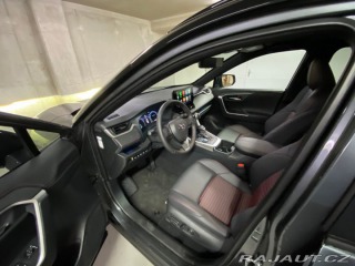Toyota RAV4 SELECTION 2.5 Plug -in H 2025
