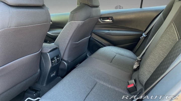 Toyota Corolla Sedan 1,8 Hybrid e-CVT Co 2024