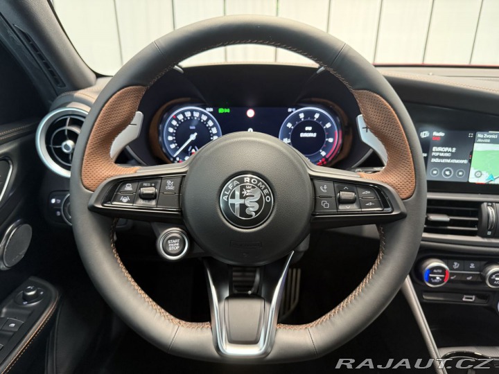 Alfa Romeo Giulia 2.0 Turbo 280k AT8 AWD  I 2025
