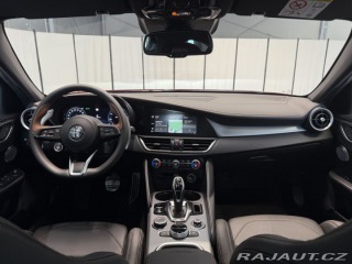 Alfa Romeo Giulia 2.0 Turbo 280k AT8 AWD  I 2025
