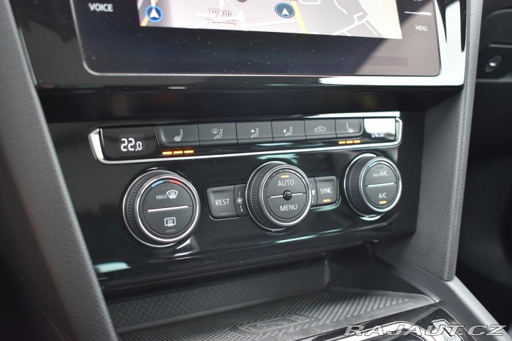 Volkswagen Passat 1.5 TSI ELEGANCE*DSG*TAŽN 2020