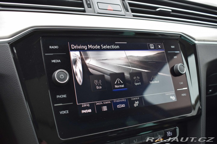 Volkswagen Passat 1.5 TSI ELEGANCE*DSG*TAŽN 2020