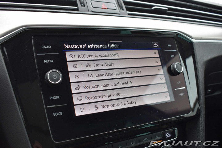 Volkswagen Passat 1.5 TSI ELEGANCE*DSG*TAŽN 2020