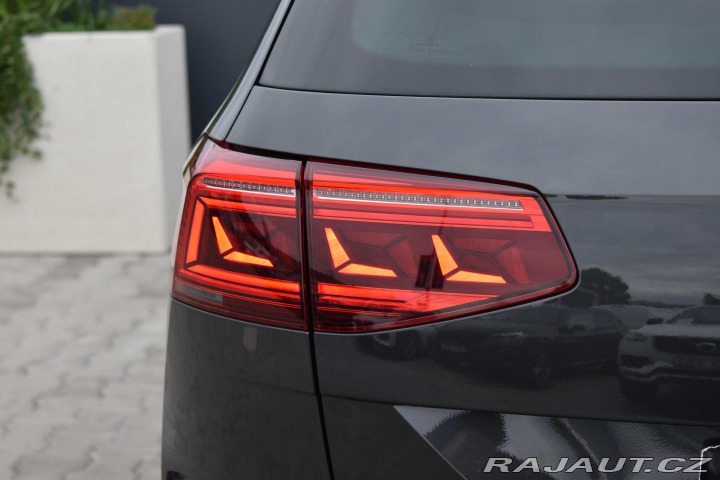 Volkswagen Passat 1.5 TSI ELEGANCE*DSG*TAŽN 2020