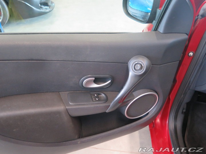Renault Clio 1.2TCe, klima, el.okn+zrc 2010