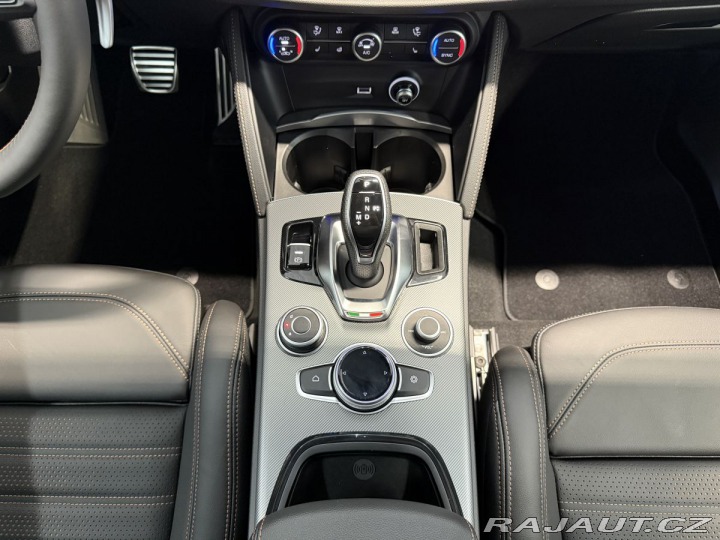 Alfa Romeo Stelvio 2.0 Turbo 280k Q4 AT8 INT 2025